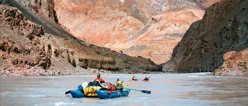 Berani Coba? Rafting Sungai Zanskar Punya Arus Deras dan Pemandangan Luar Biasa